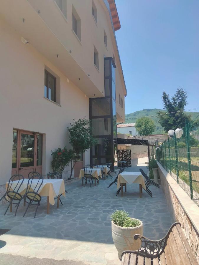 Hotel Ristorante Caligiuri Decollatura 外观 照片